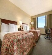 DoubleTree by Hilton Hotel Kansas City - Overland Park