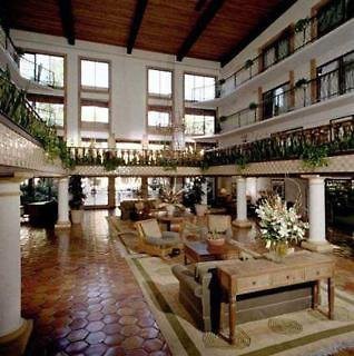 Embassy Suites by Hilton Phoenix Airport