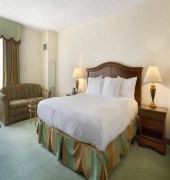 DoubleTree by Hilton Hotel Norfolk Airport