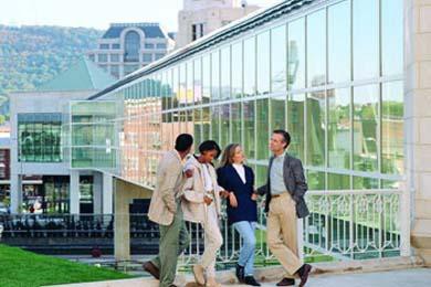 Hotel Roanoke & Conference Ctr, Curio Collection by Hilton