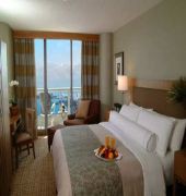 DoubleTree by Hilton Grand Hotel Biscayne Bay