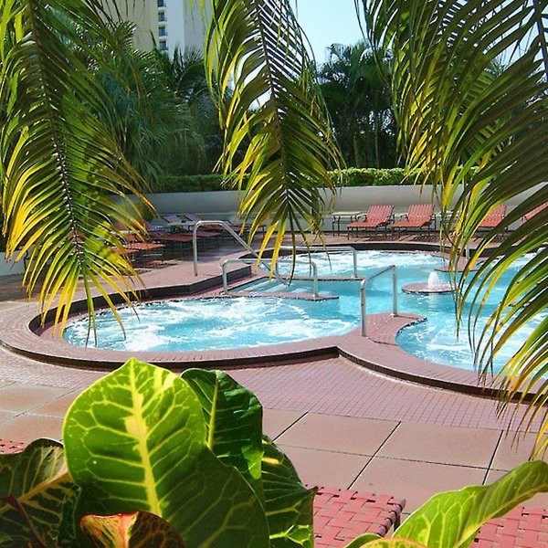 DoubleTree by Hilton Grand Hotel Biscayne Bay