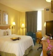 Hampton Inn & Suites by Hilton Miami Airport South Blue Lagoon
