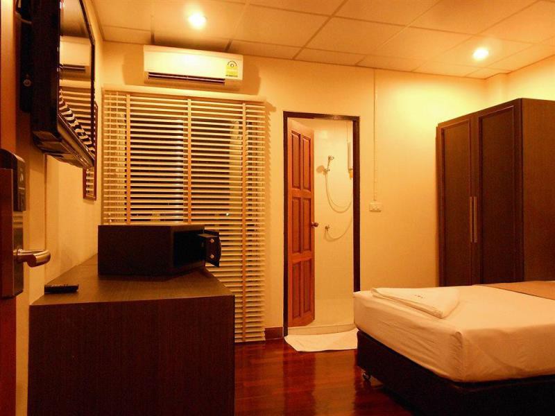 Lodge 61 Bed & Breakfast