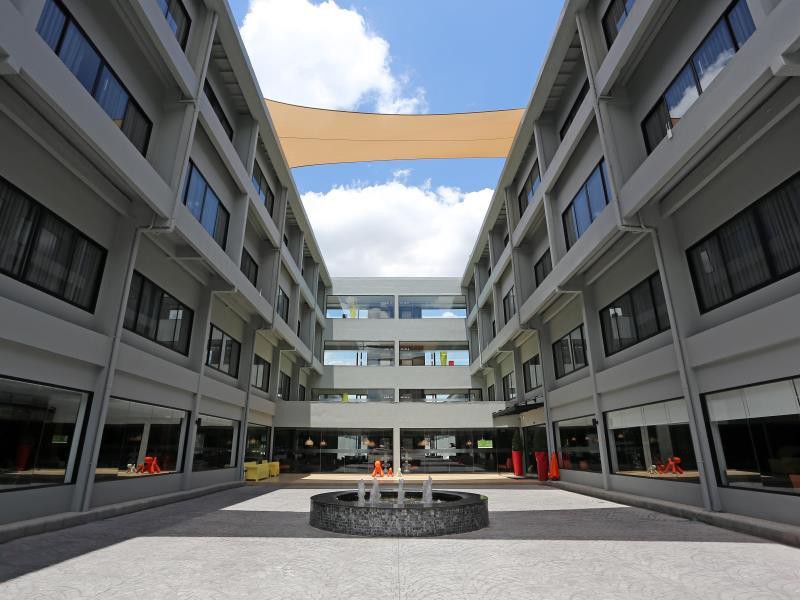 Ratchada Leisure Hotel