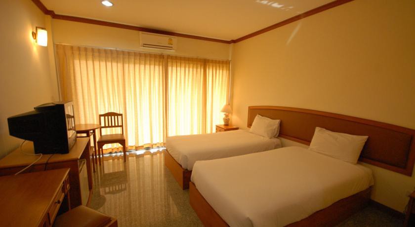 Golden Land Hotel