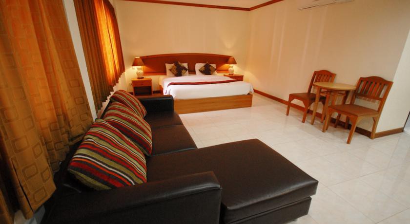 Golden Land Hotel