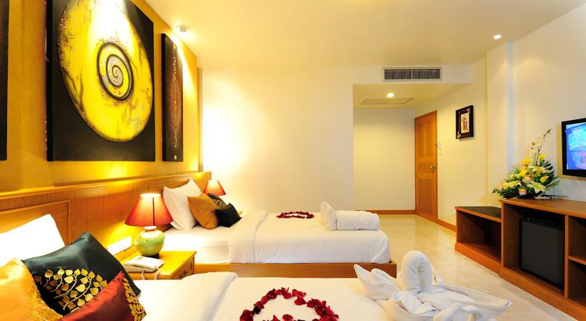 Tanawan Phuket Hotel