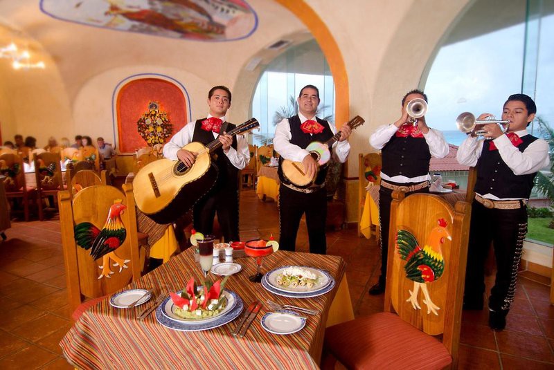 Crown Paradise Club Cancun All Inclusive