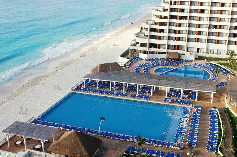 Crown Paradise Club Cancun All Inclusive