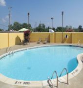 La Quinta Inn & Suites Memphis Airport Graceland