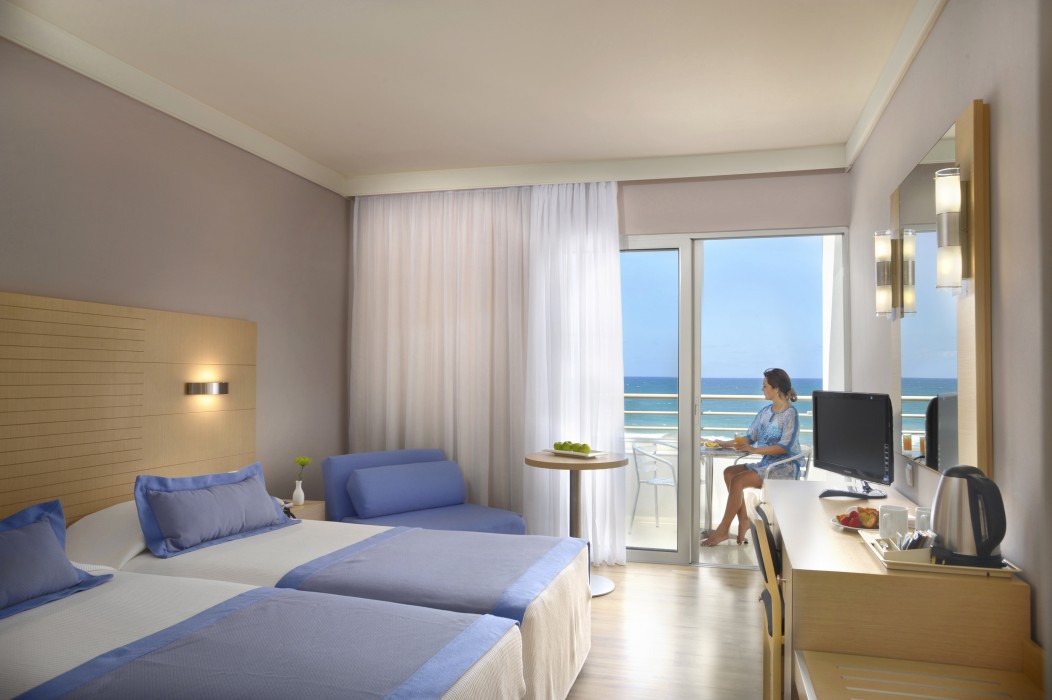 LOUIS LEDRA BEACH HOTEL