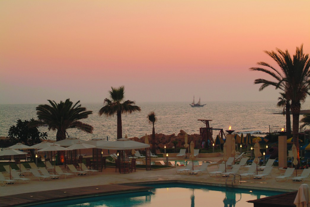 LOUIS LEDRA BEACH HOTEL