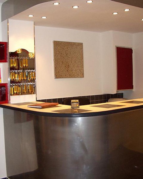 1 MED HOTEL