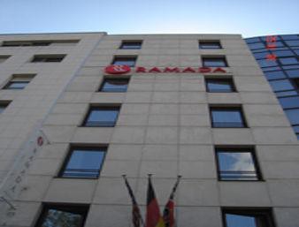 Le Parisis Hôtel