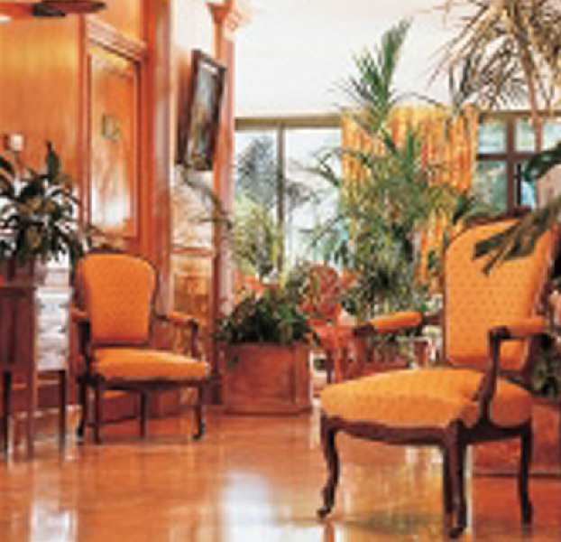 Sun Riviera Hotel
