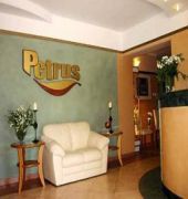 Petrus. Hotel