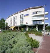 Teneo Apparthotel Talence