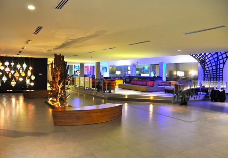Riande Aeropuerto Hotel Casino