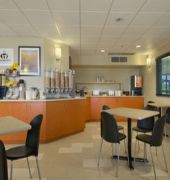 Super 8 by Wyndham Lachenaie/Terrebonne
