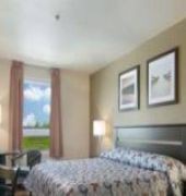 Super 8 by Wyndham Lachenaie/Terrebonne