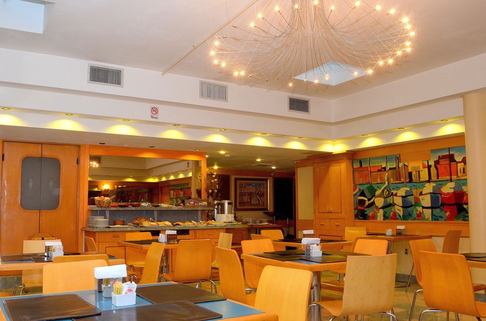 Lafayette Hotel