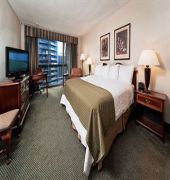 Holiday Inn Rosslyn @ Key Bridge