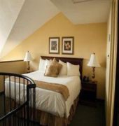 Monte Carlo Inns - Barrie Suites