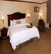Hampton Inn & Suites Manchester-Bedford