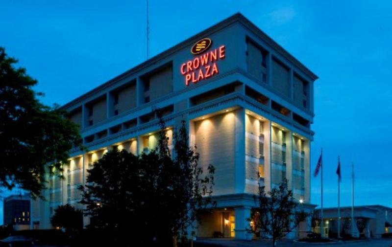 Crowne Plaza Suites Pittsburgh South