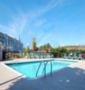 Comfort Suites Hanes Mall