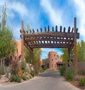 El Monte Sagrado Living Resort & Spa