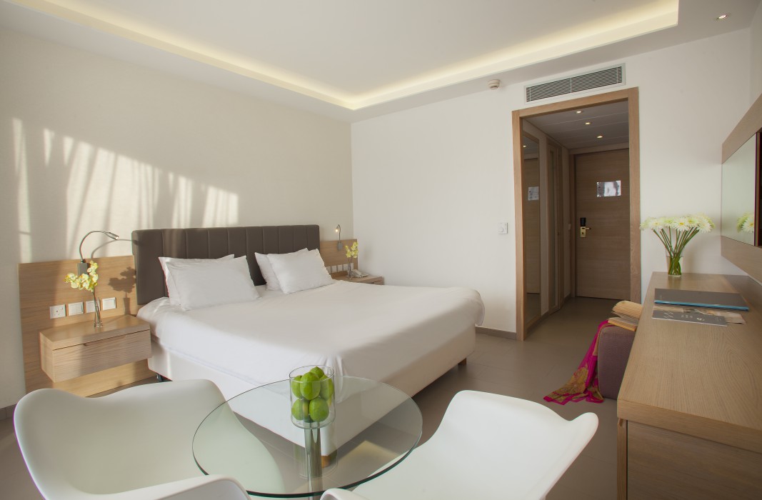 LOUIS APOLLONIA BEACH HOTEL