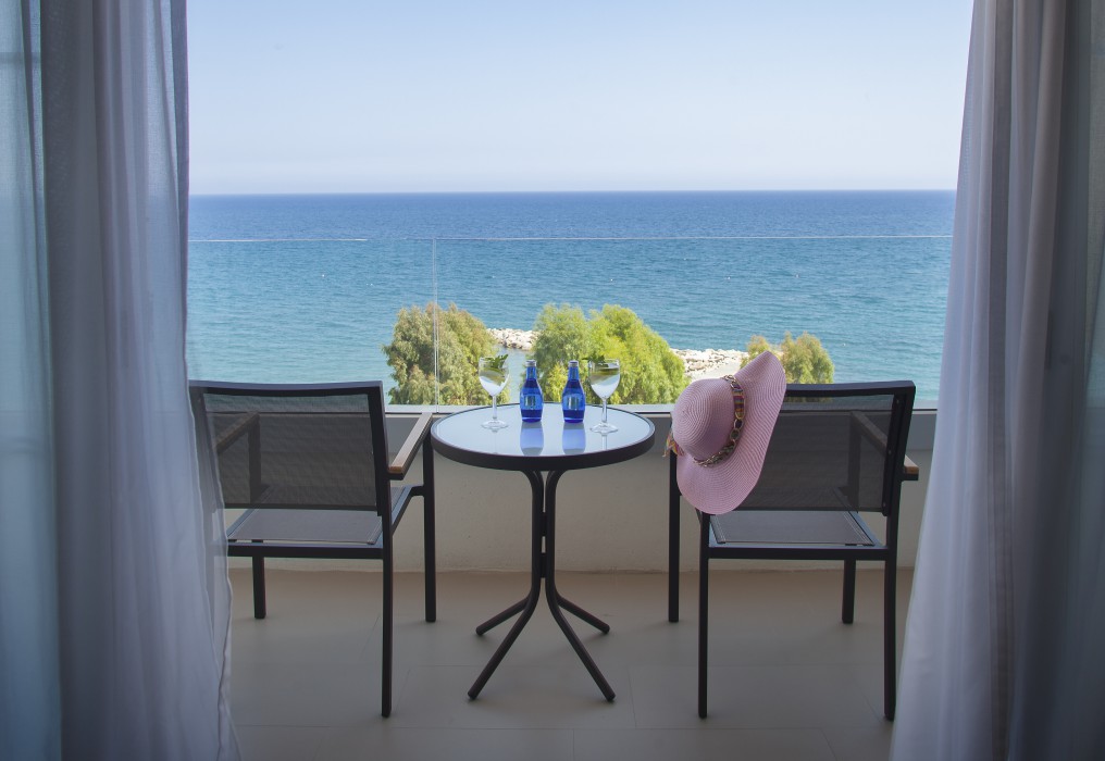 LOUIS APOLLONIA BEACH HOTEL