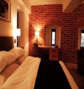 THE GRANARY LA SUITE HOTEL
