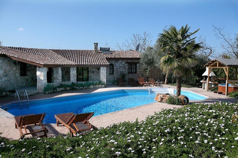 Z & X Holiday Villas