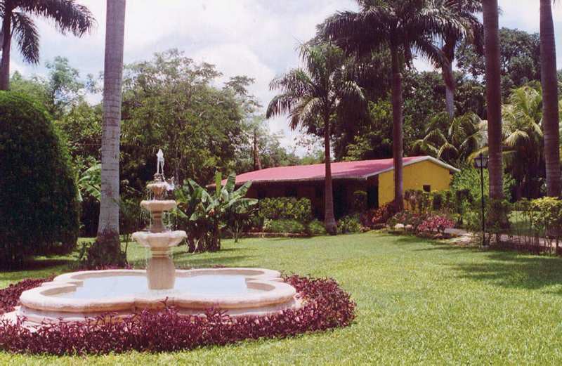 Hacienda Chichen Resort