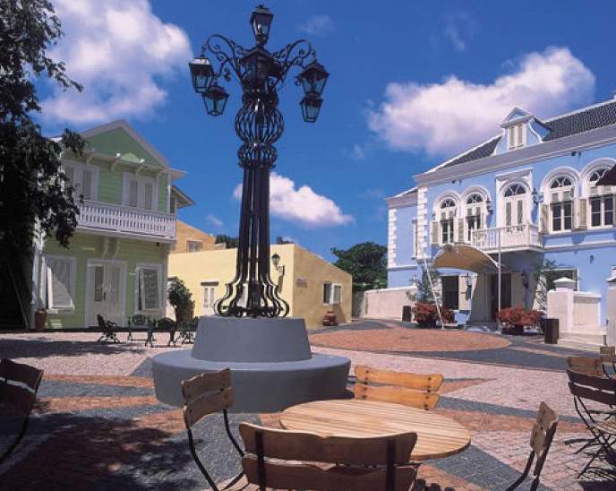 Hotel Kura Hulanda Spa and Casino