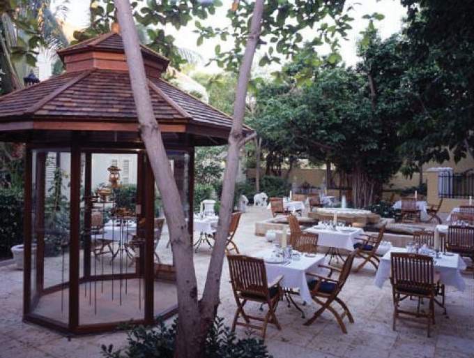 Hotel Kura Hulanda Spa and Casino