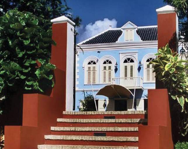Hotel Kura Hulanda Spa and Casino