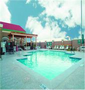 La Quinta Inn & Suites Arlington North - Six Flags Drive