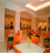 La Quinta Inn & Suites Arlington North - Six Flags Drive