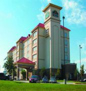 La Quinta Inn & Suites Arlington North - Six Flags Drive