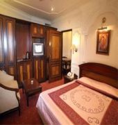Arya Hotel