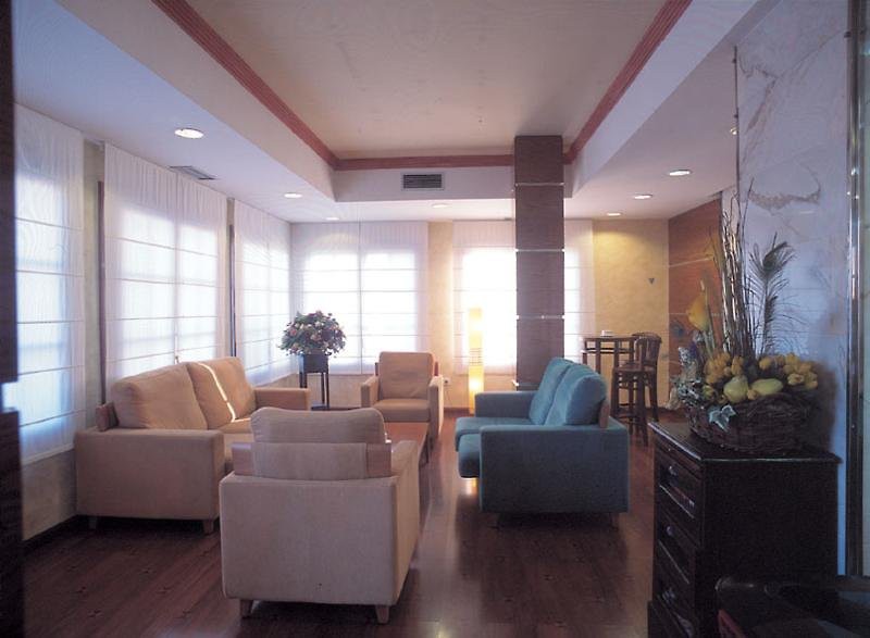 Apartahotel Los girasoles