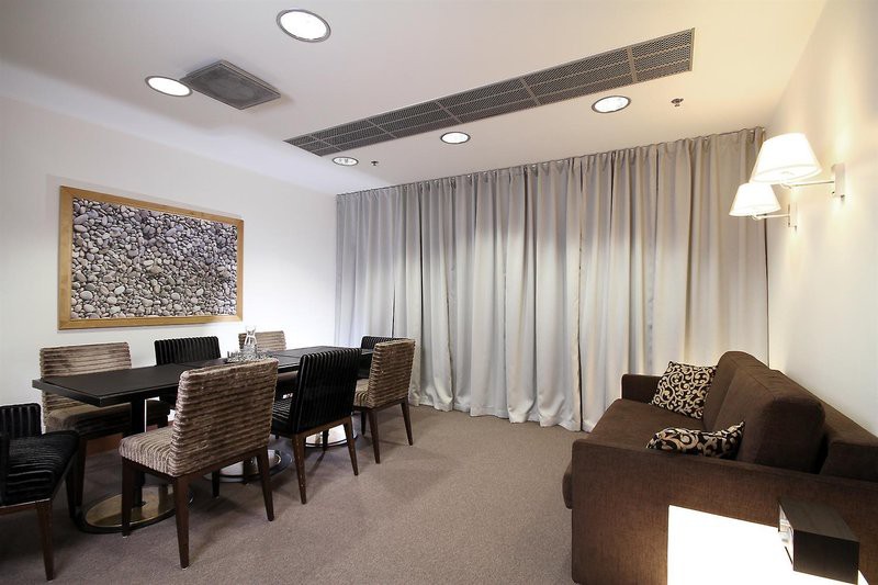 GLO Hotel Airport