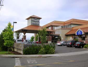 Howard Johnson Hotel & Suites by Wyndham Victoria Elk Lake