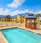 Days Inn And Suites Winnie