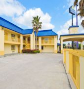 Days Inn And Suites Winnie
