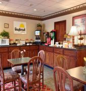 Rodeway Inn & Suites